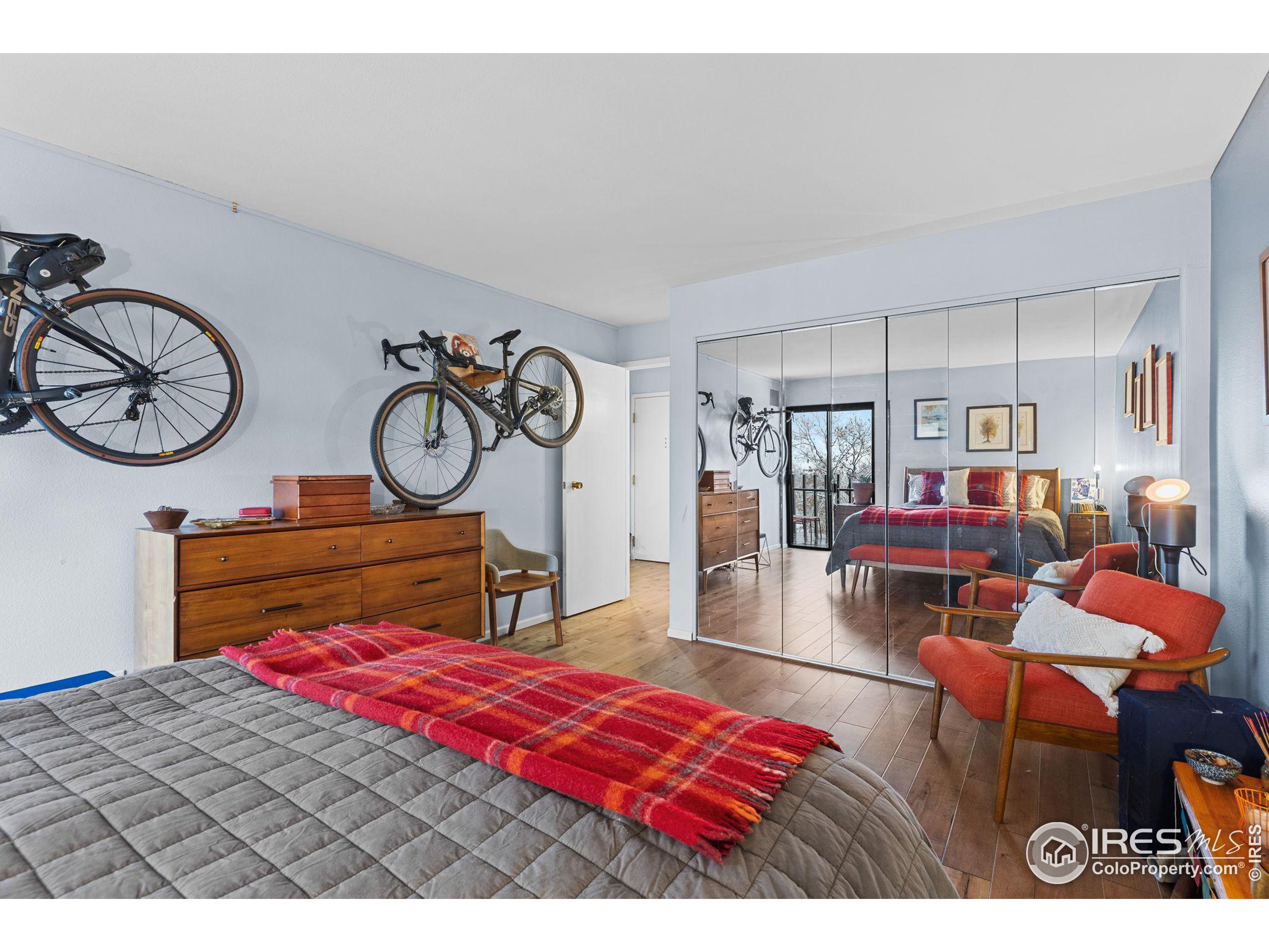 480 S Marion Pkwy 805