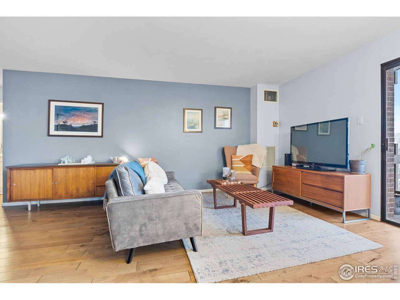 480 S Marion Pkwy 805