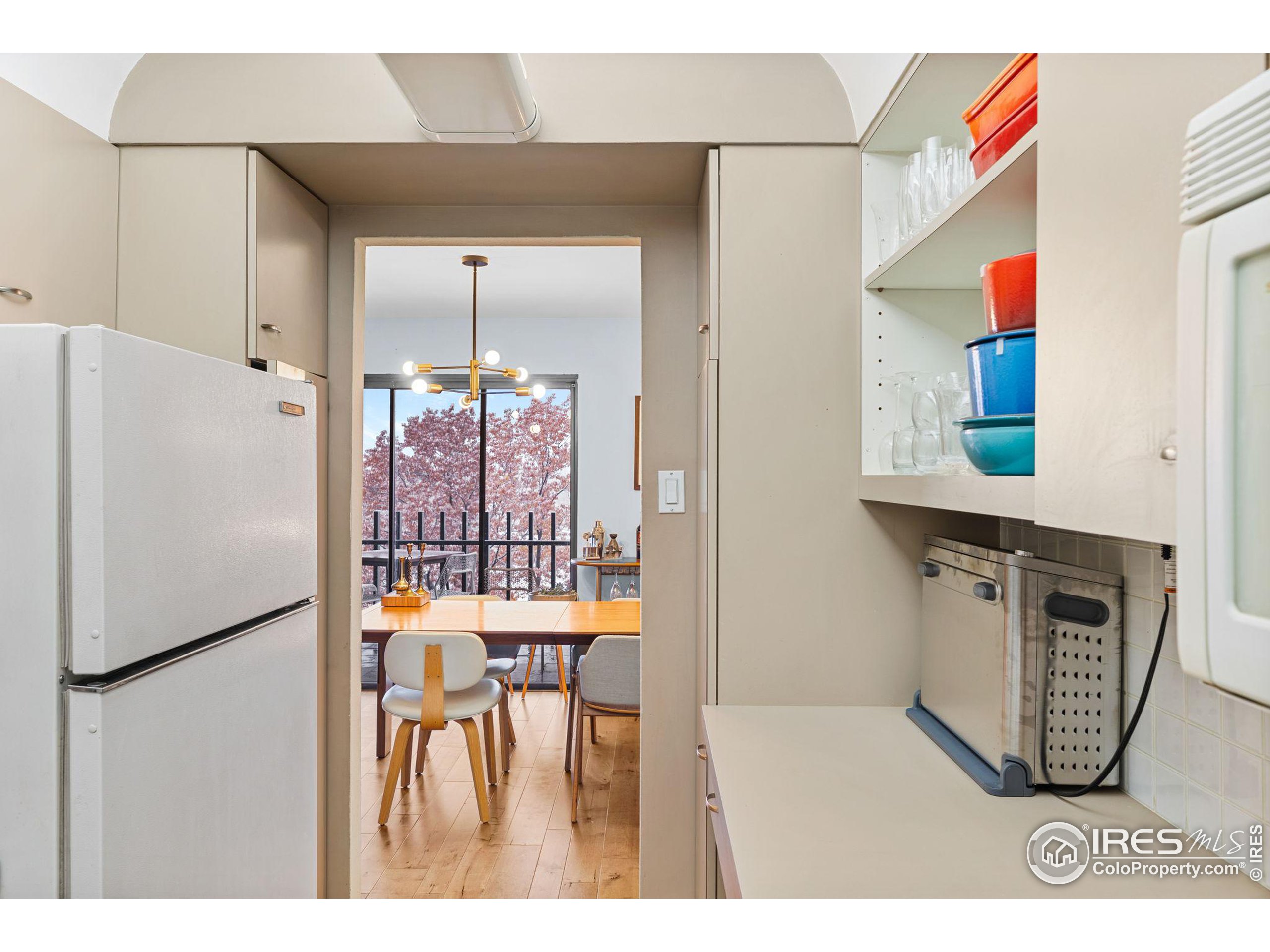 480 S Marion Pkwy 805