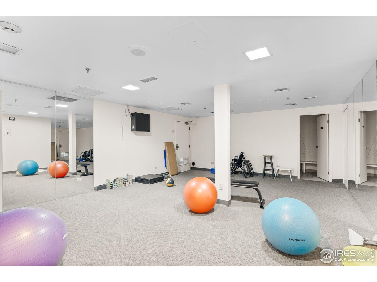 480 S Marion Pkwy 805