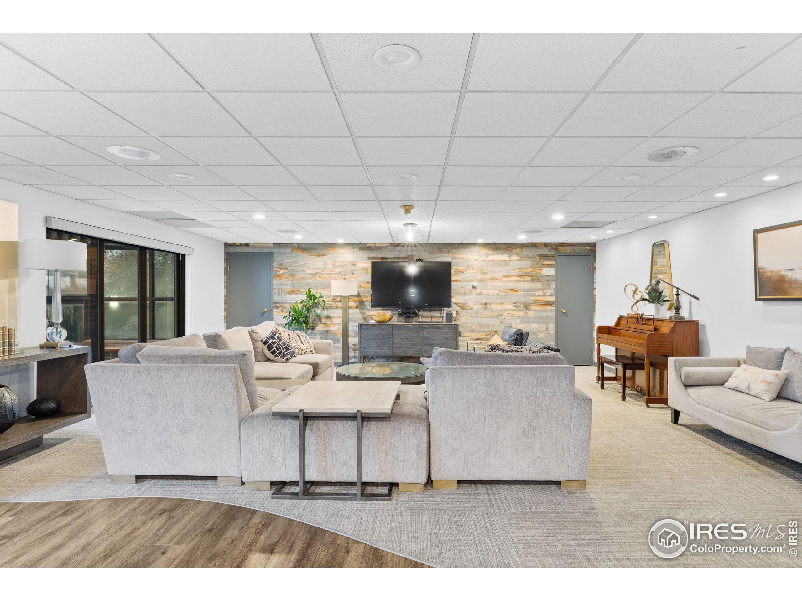 480 S Marion Pkwy 805