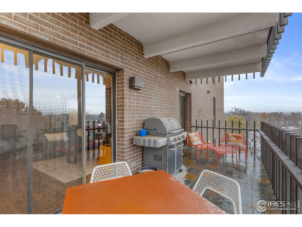 480 S Marion Pkwy 805