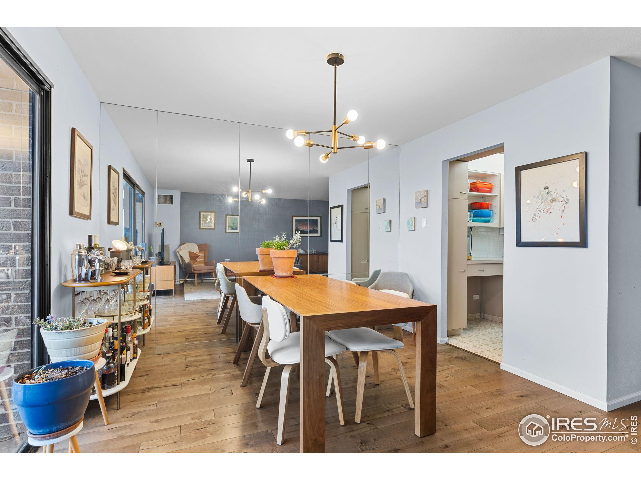 480 S Marion Pkwy 805