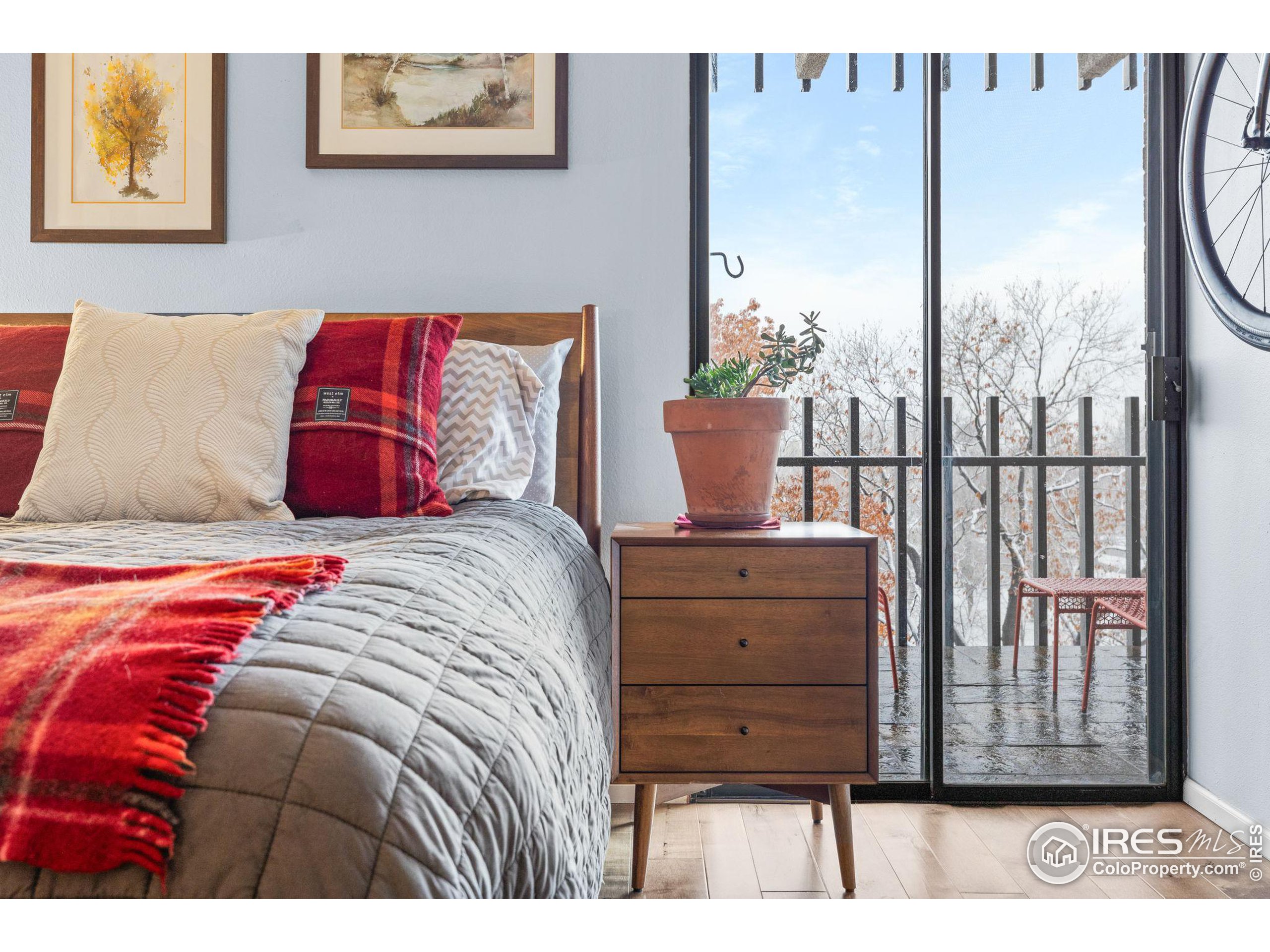 480 S Marion Pkwy 805