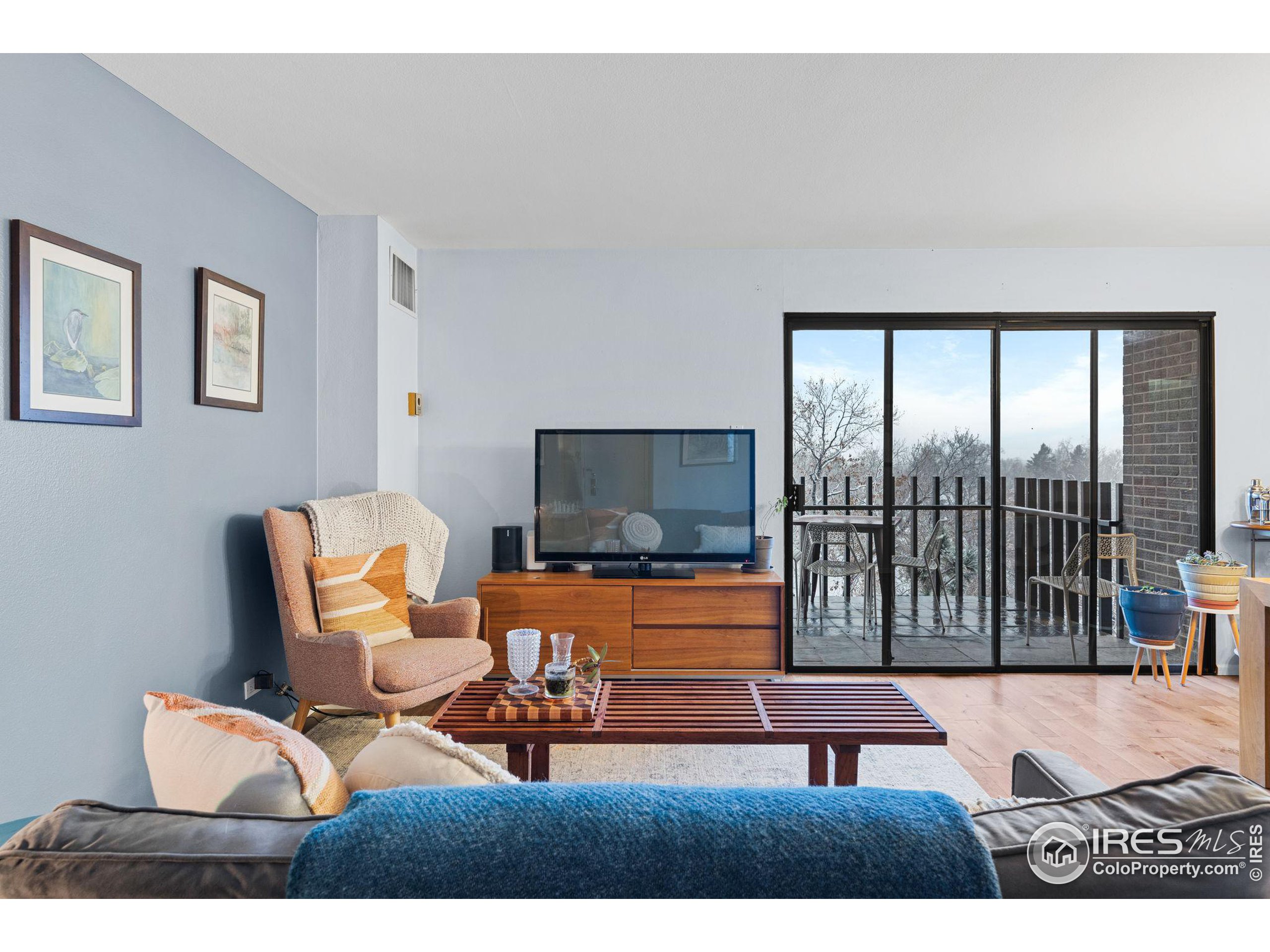 480 S Marion Pkwy 805