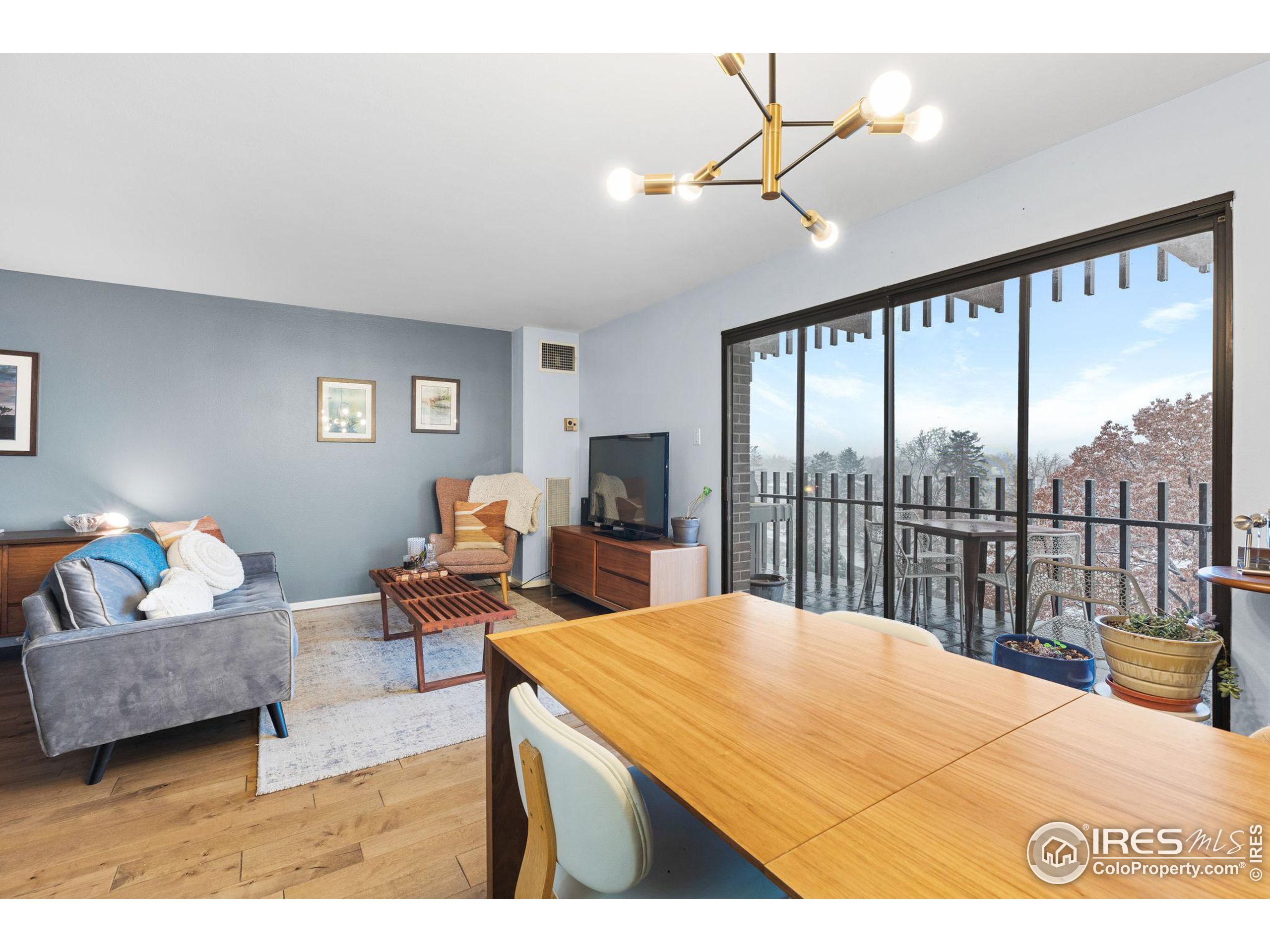 480 S Marion Pkwy 805