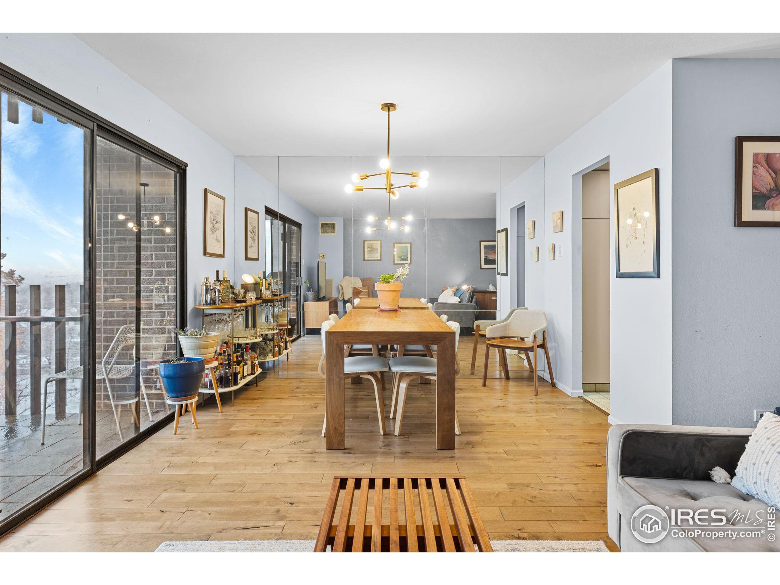 480 S Marion Pkwy 805