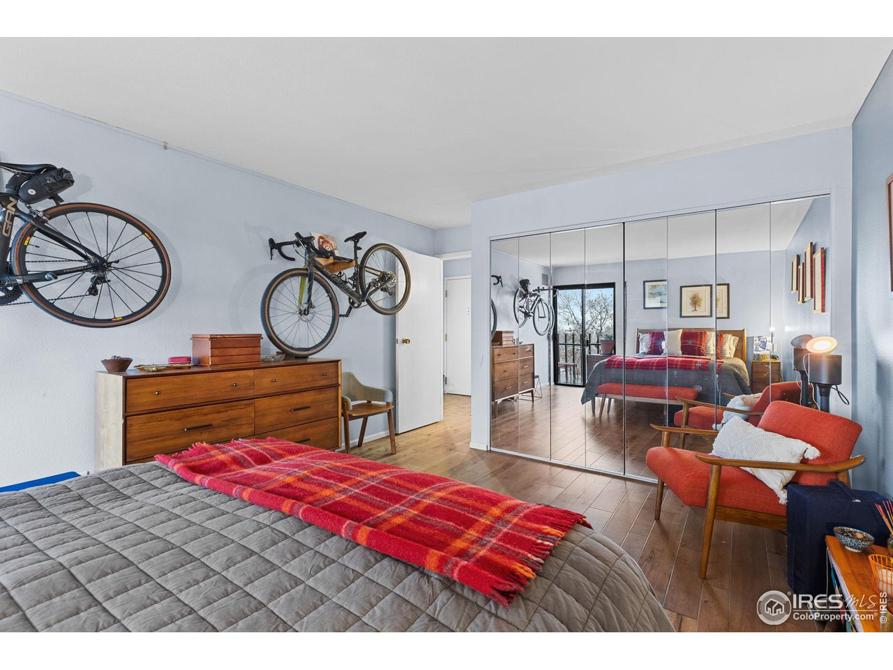 480 S Marion Pkwy 805