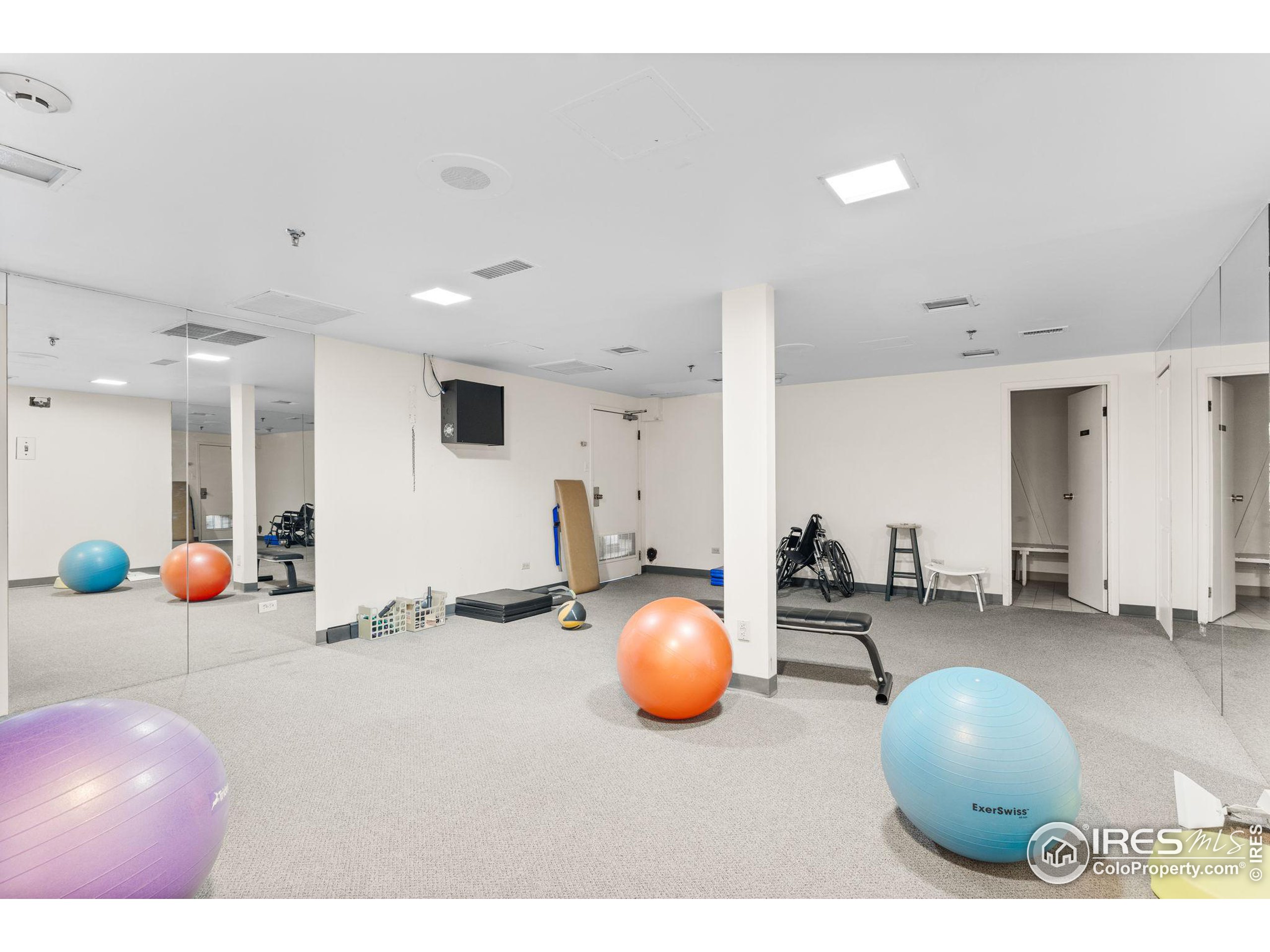 480 S Marion Pkwy 805