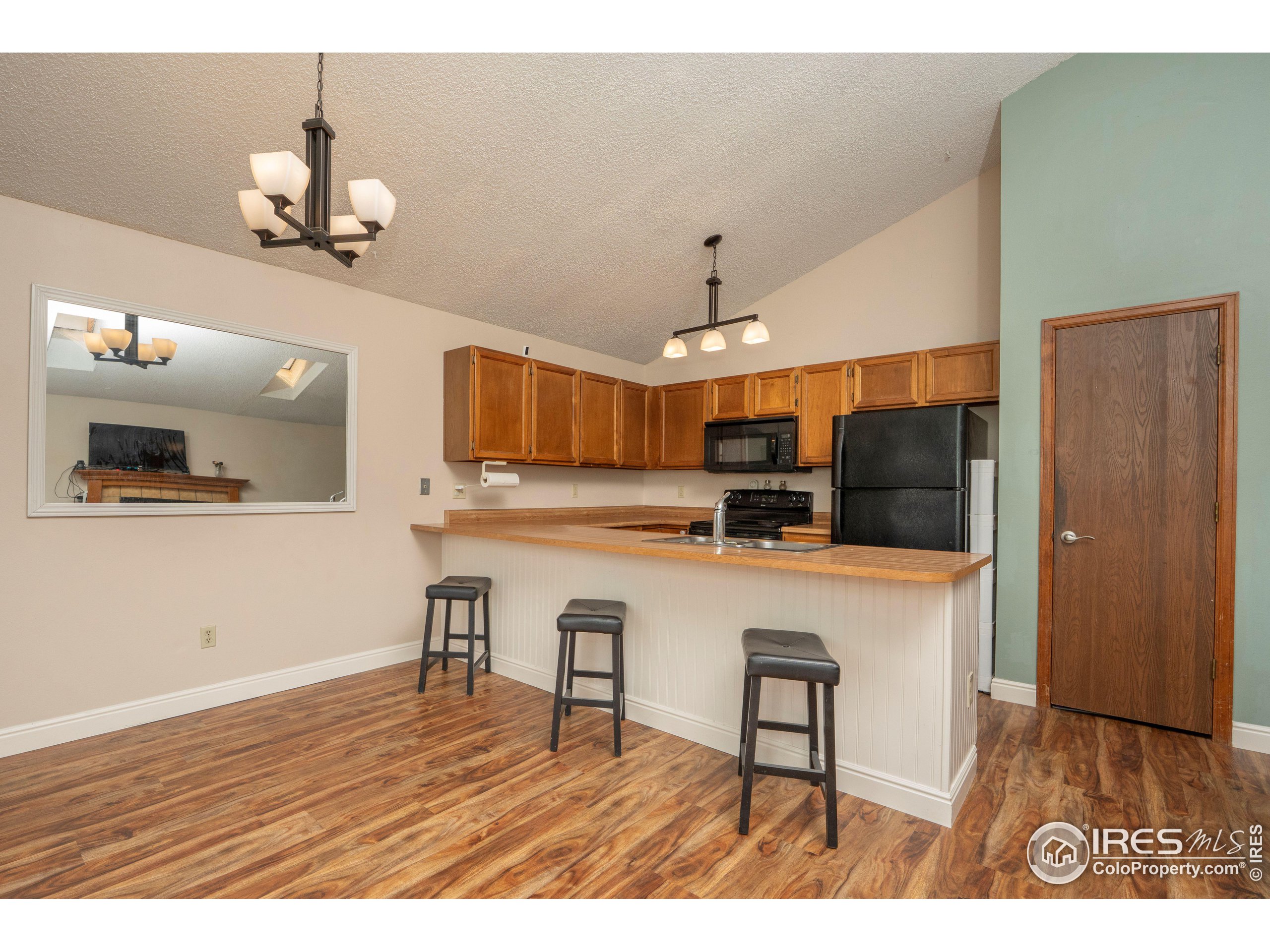 373 Fir Ln