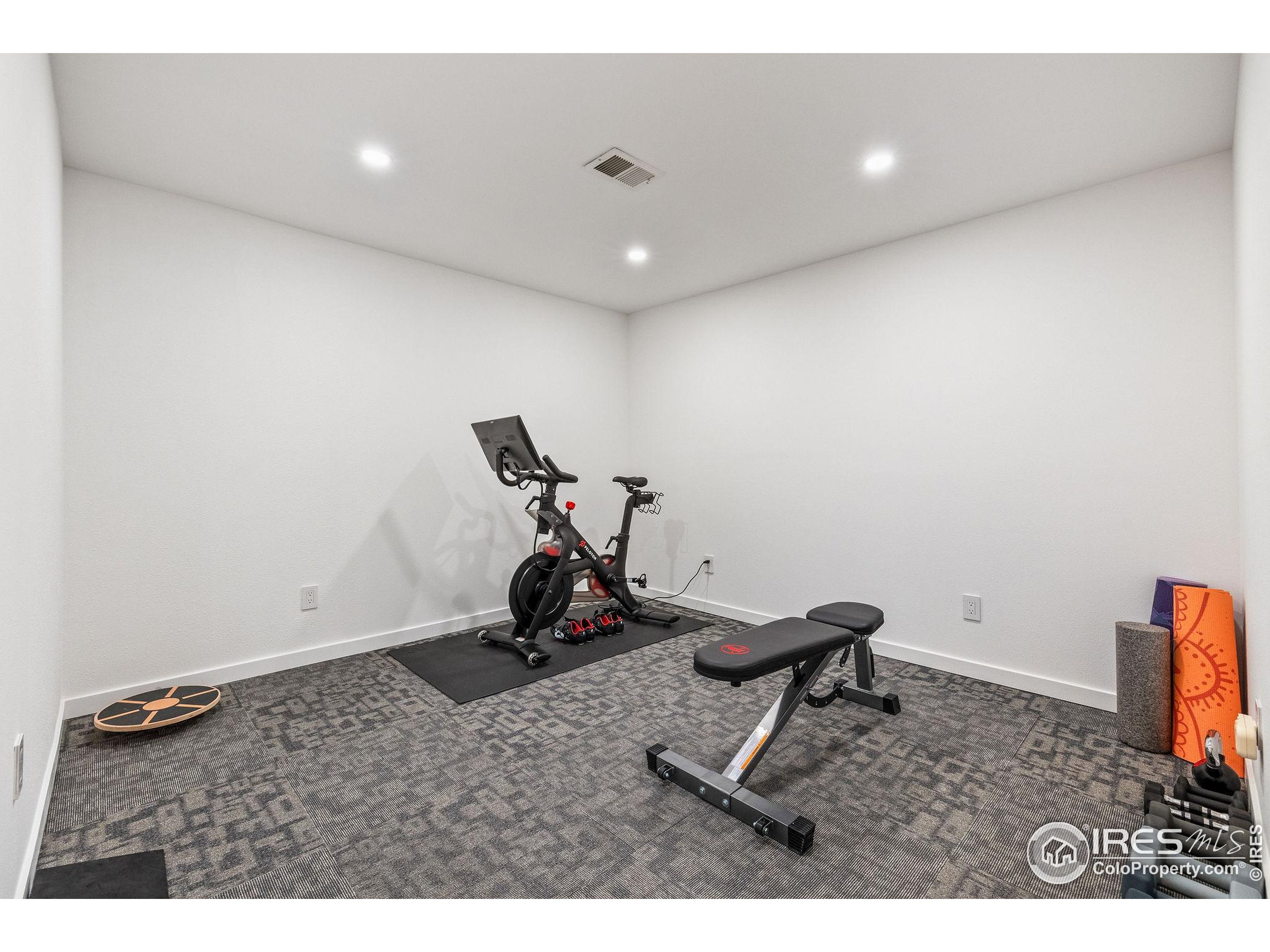 3675 Roundtree Ct
