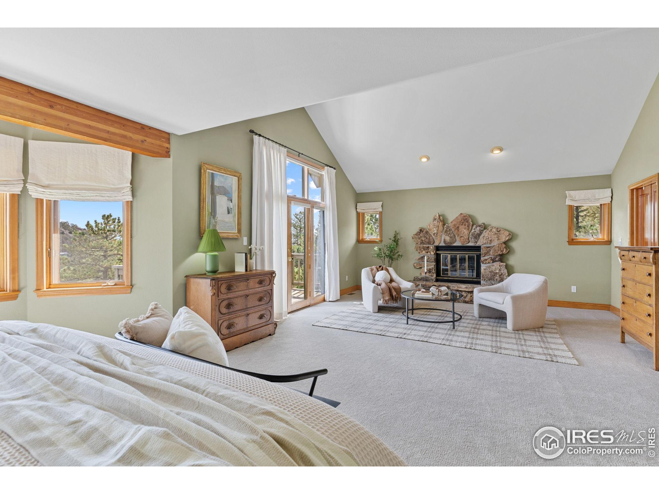 2554 Linden Dr