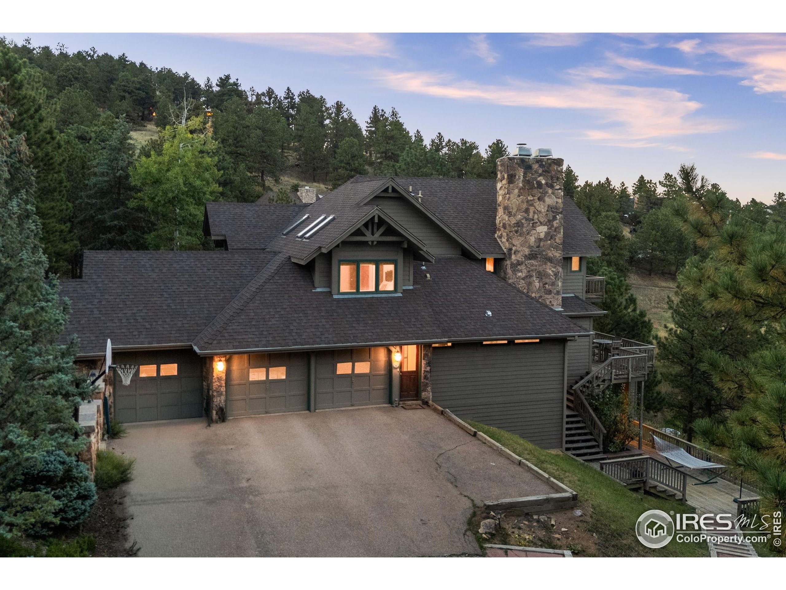 2554 Linden Dr