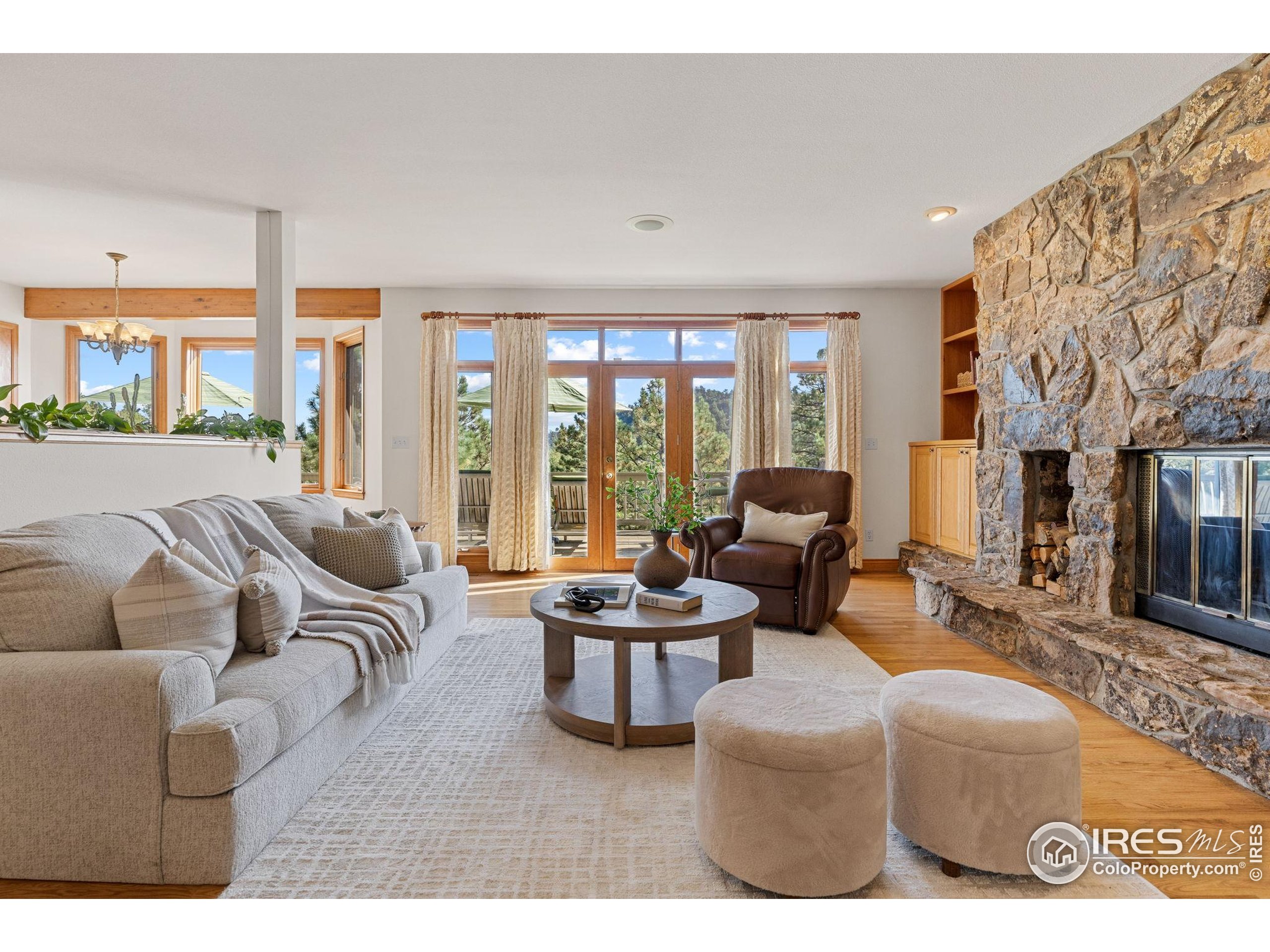 2554 Linden Dr