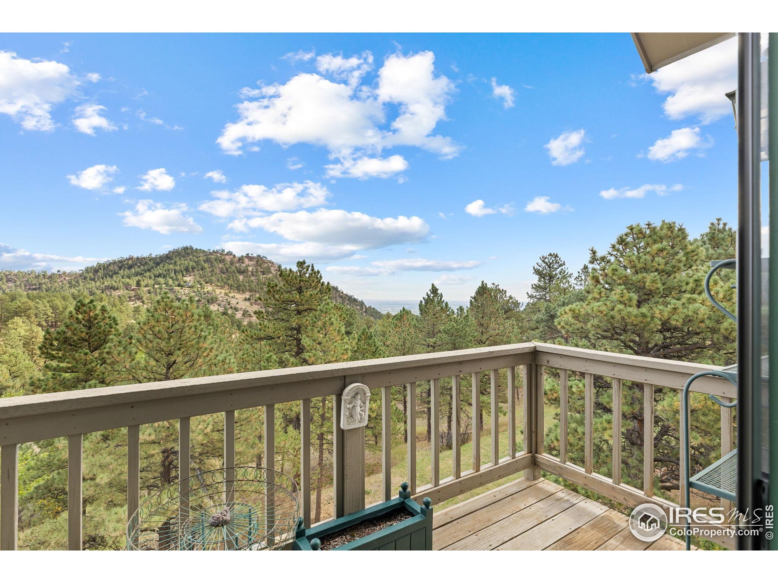 2554 Linden Dr