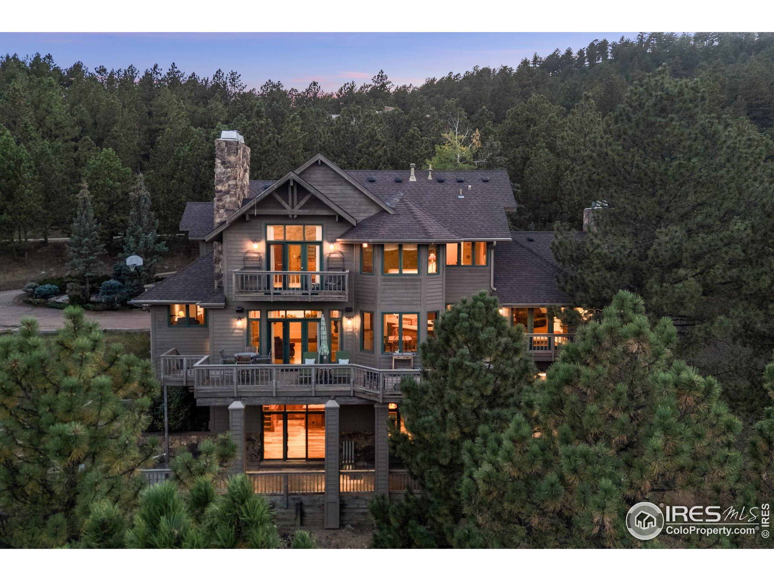 2554 Linden Dr