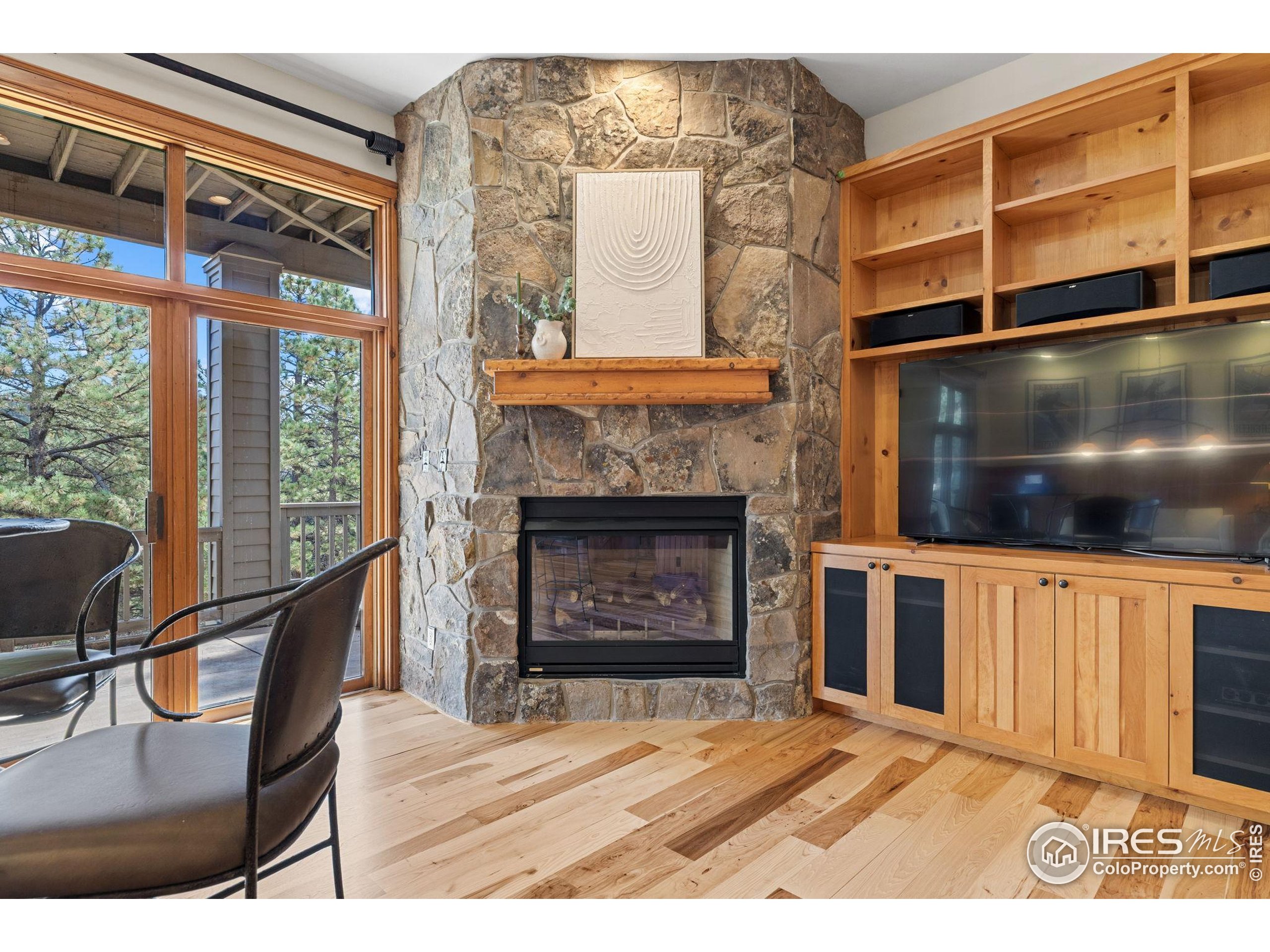 2554 Linden Dr