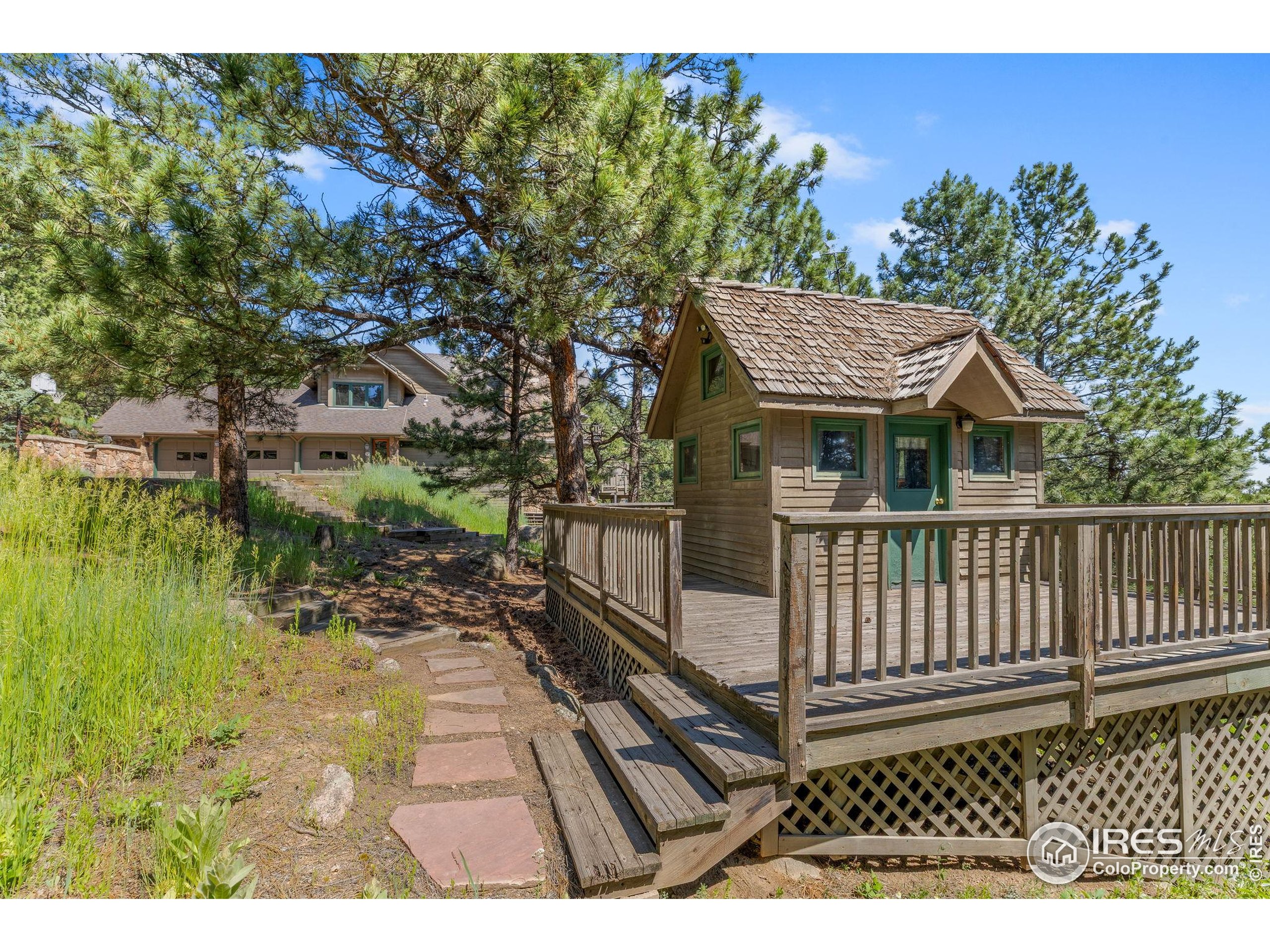 2554 Linden Dr