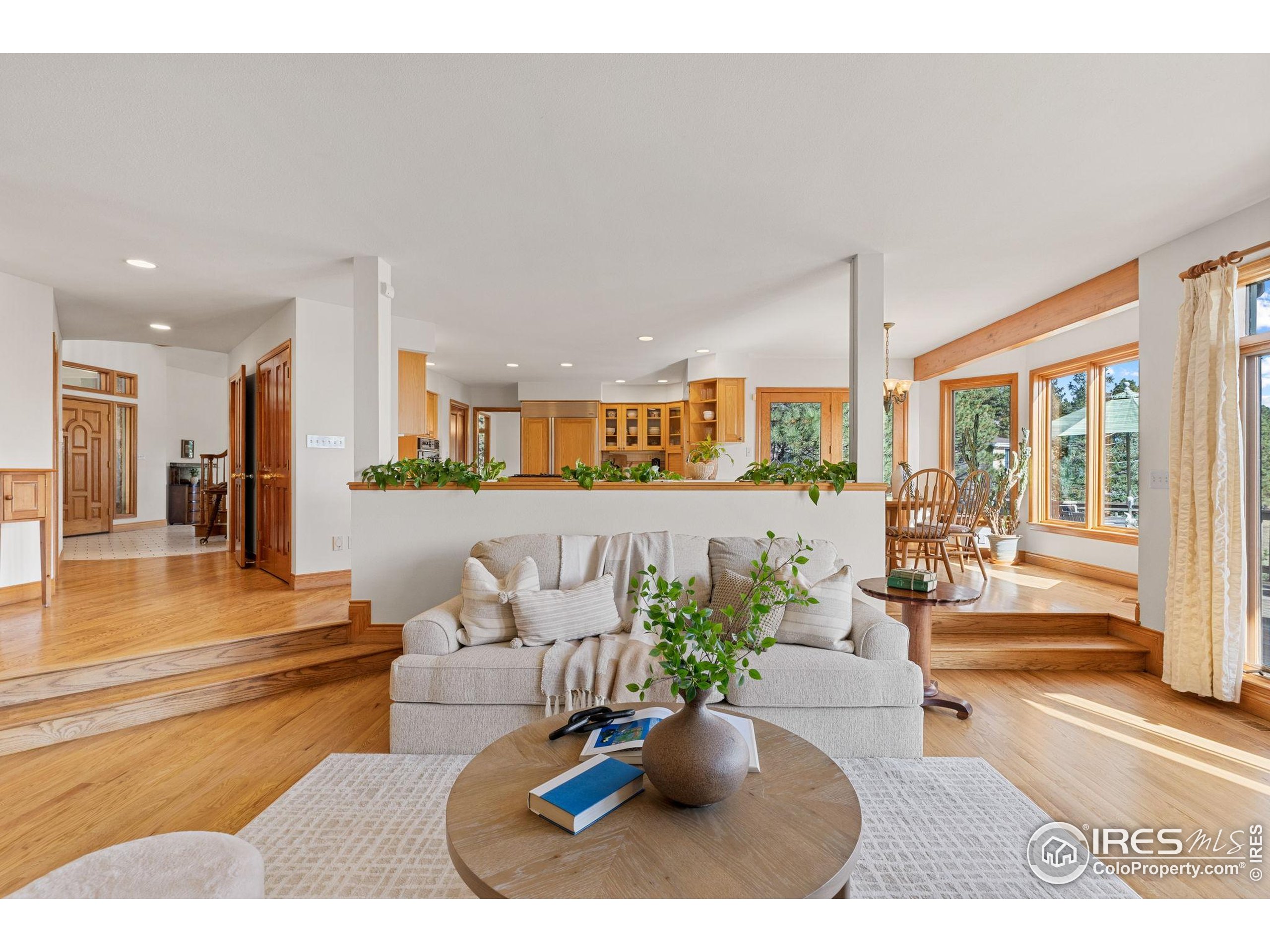 2554 Linden Dr