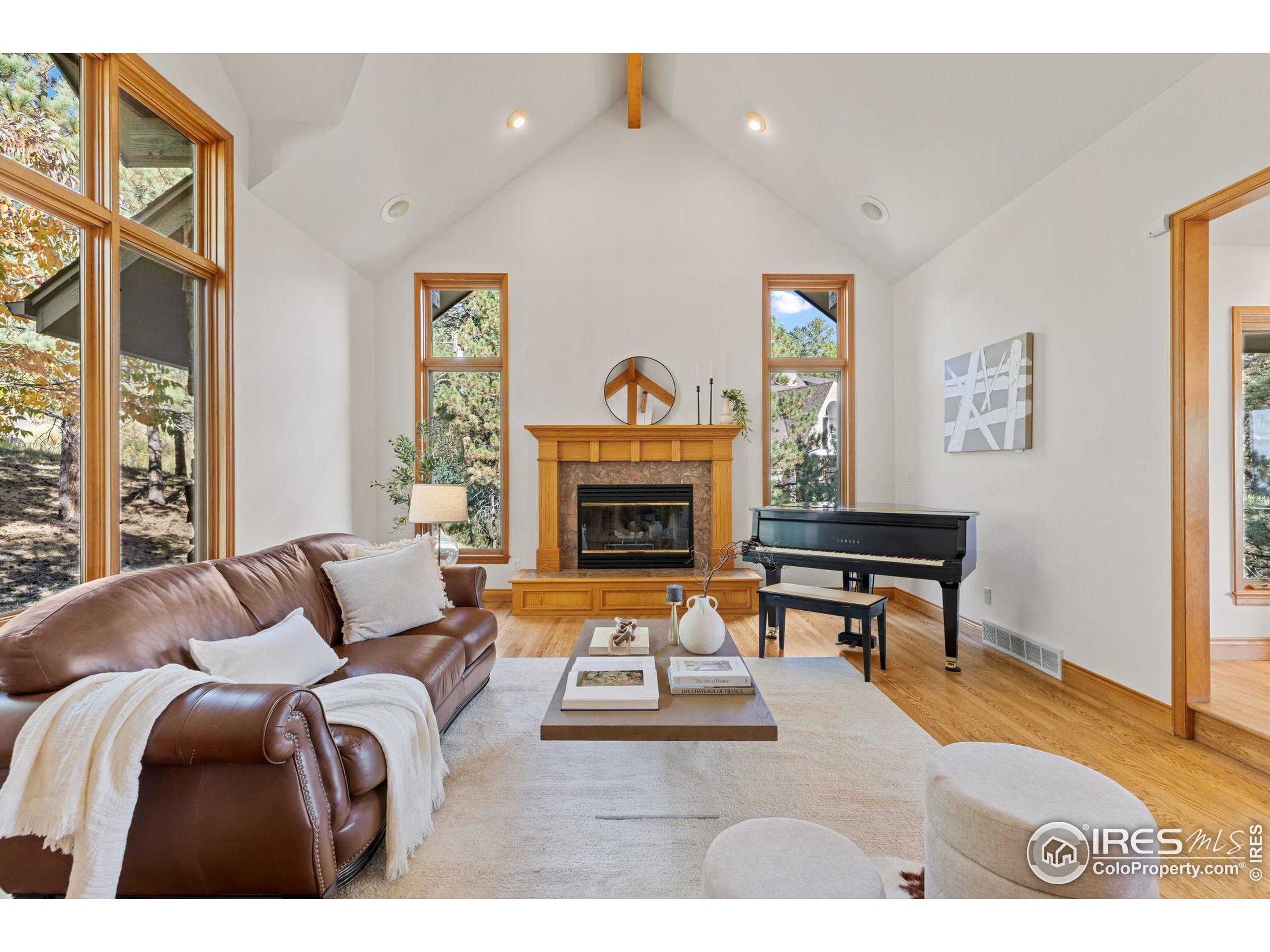 2554 Linden Dr