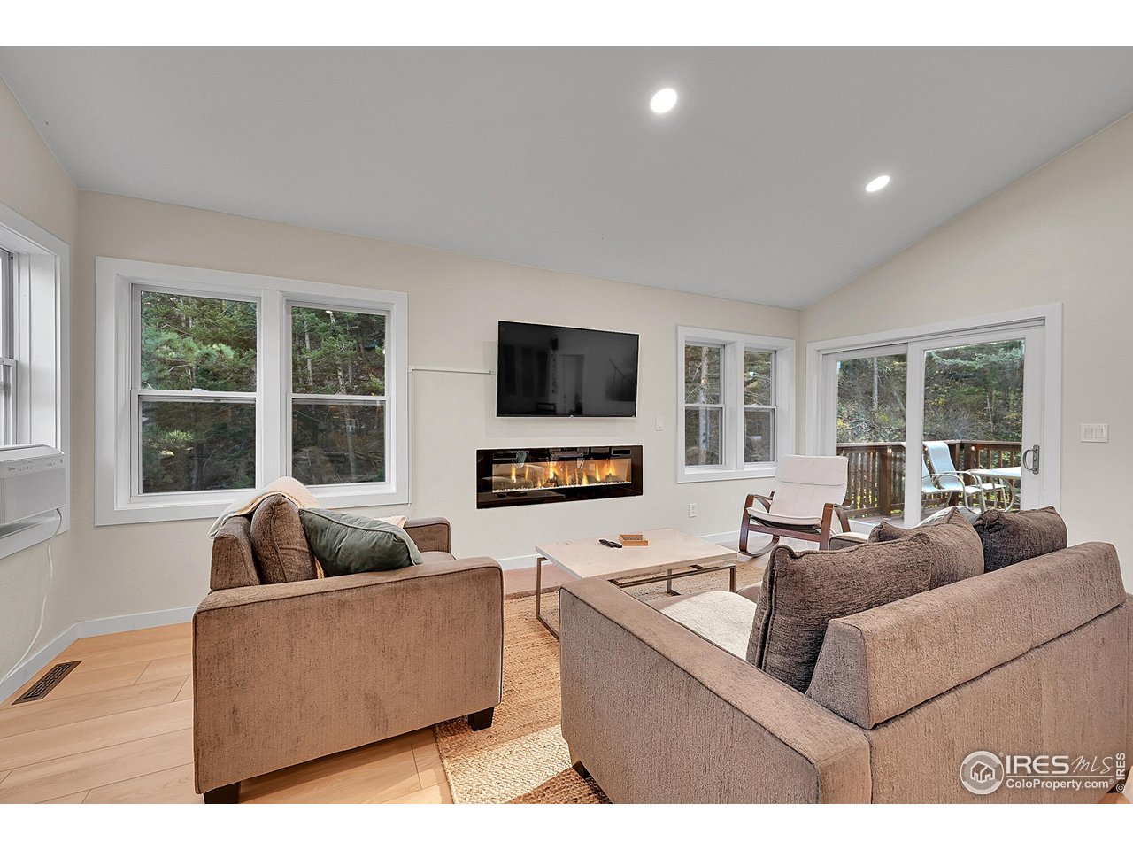 342 Brook Cir