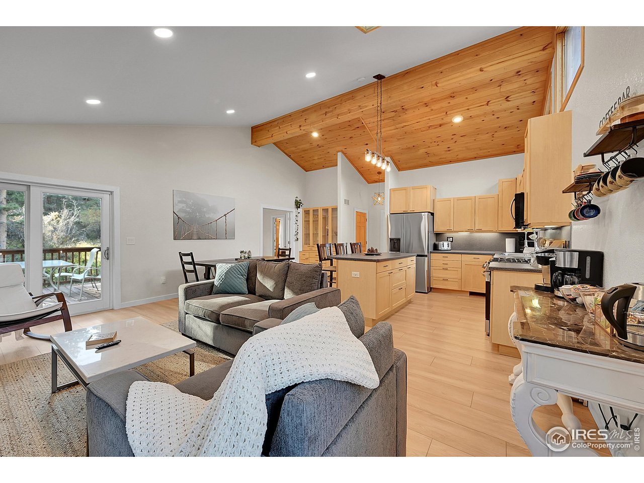 342 Brook Cir