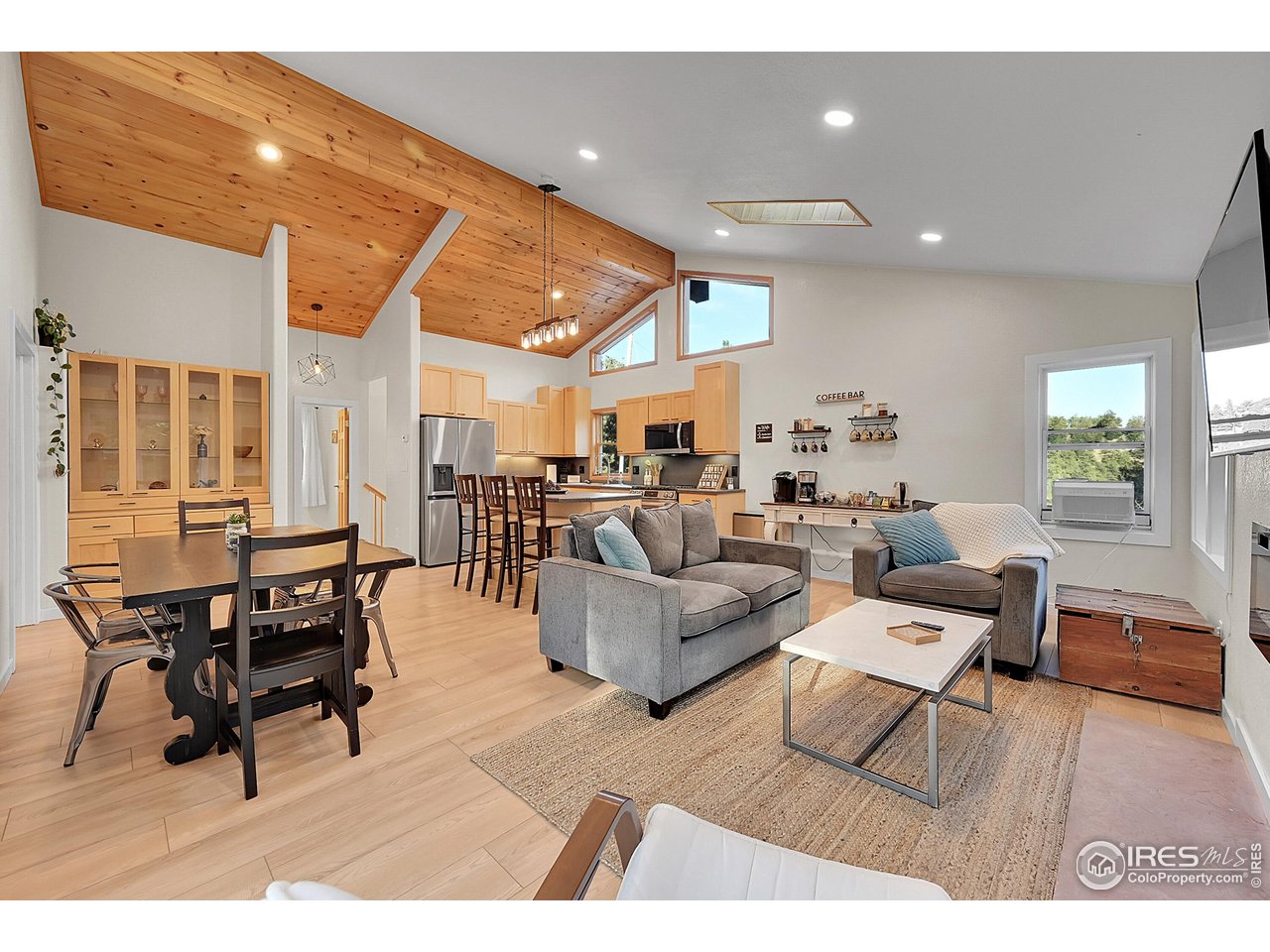 342 Brook Cir