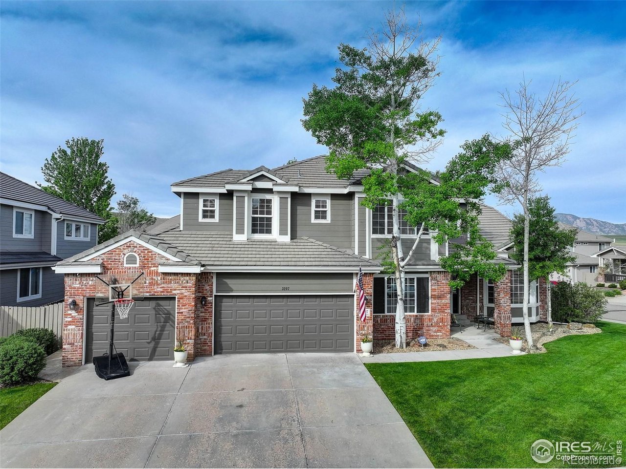3207 Opal Ln