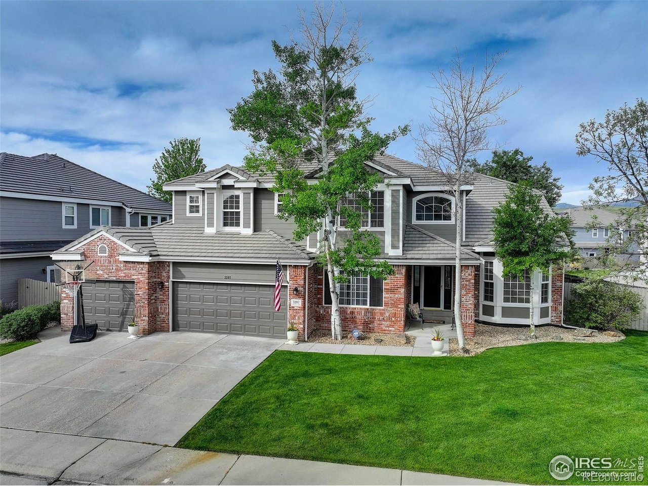 3207 Opal Ln