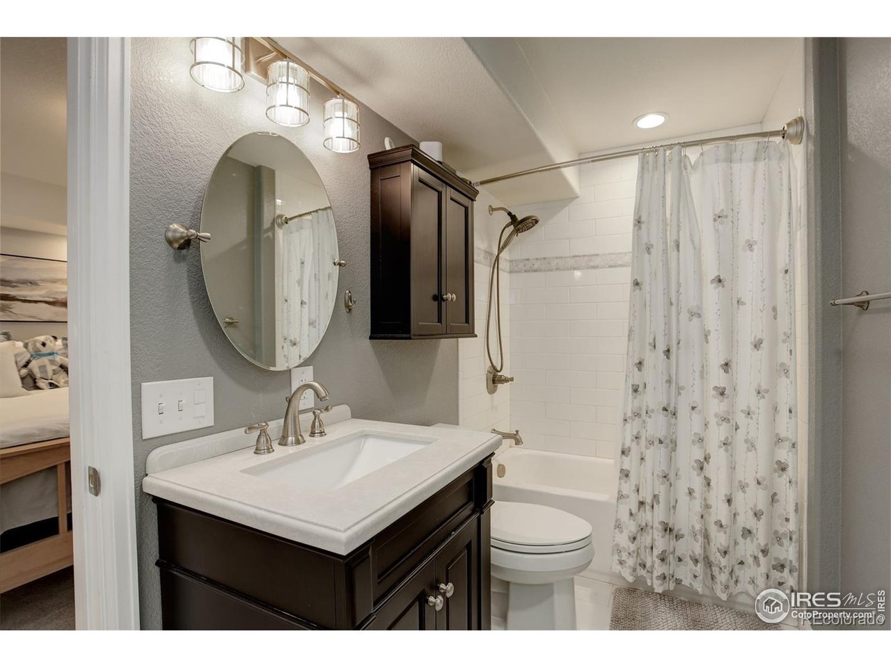 3207 Opal Ln