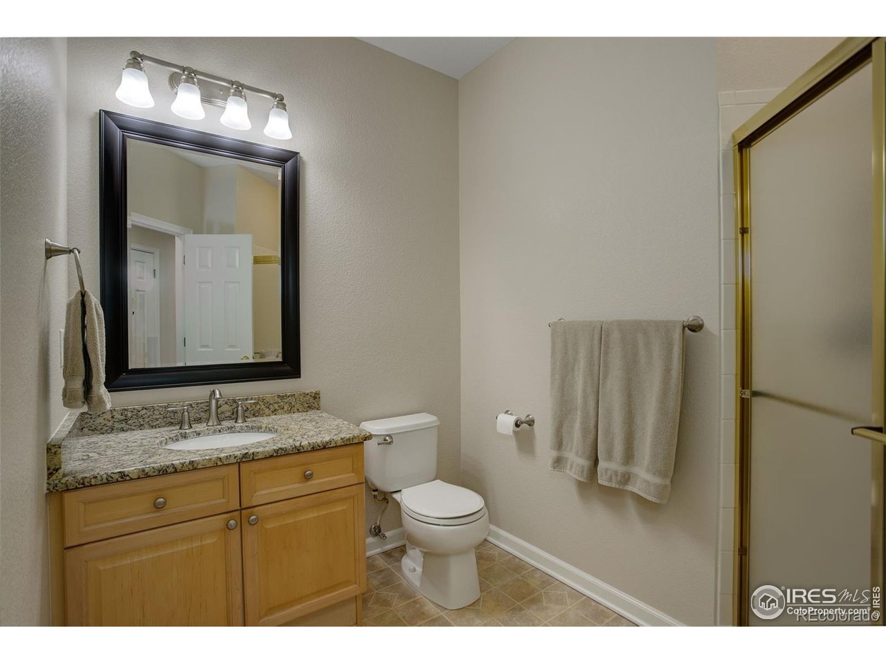 3207 Opal Ln