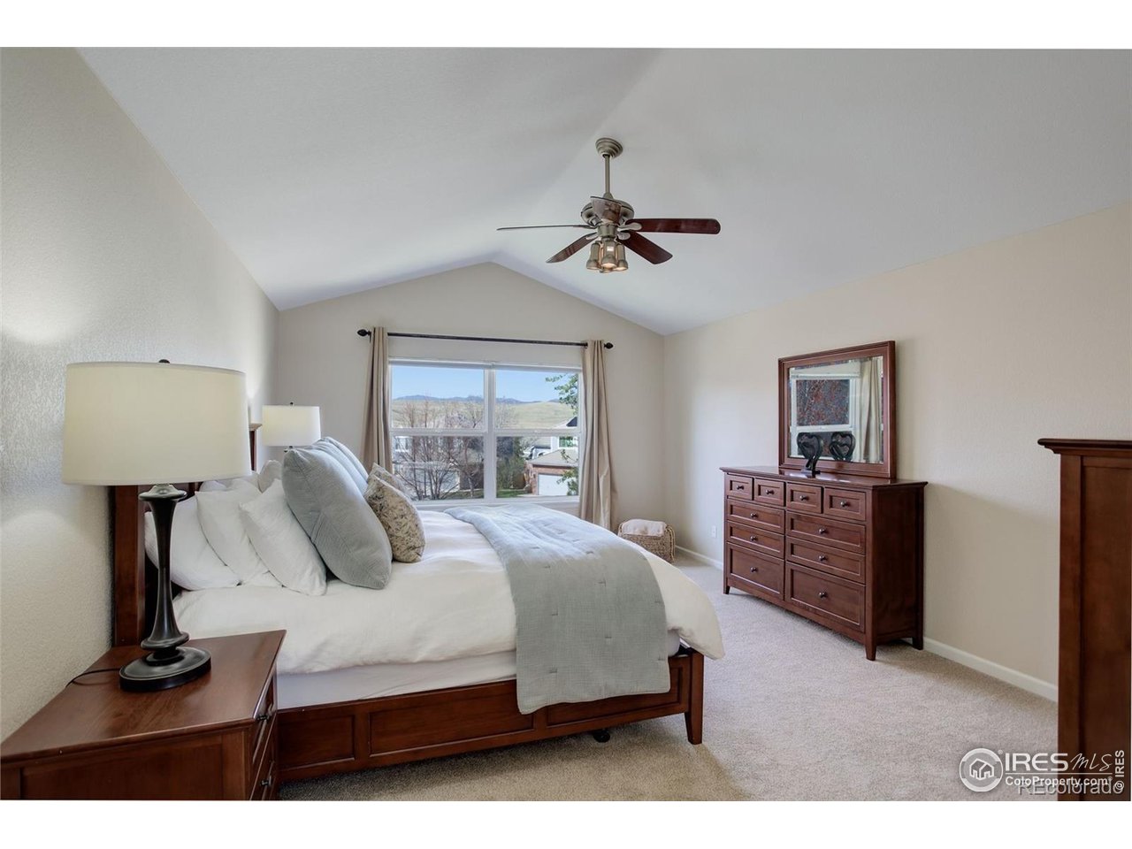 3207 Opal Ln