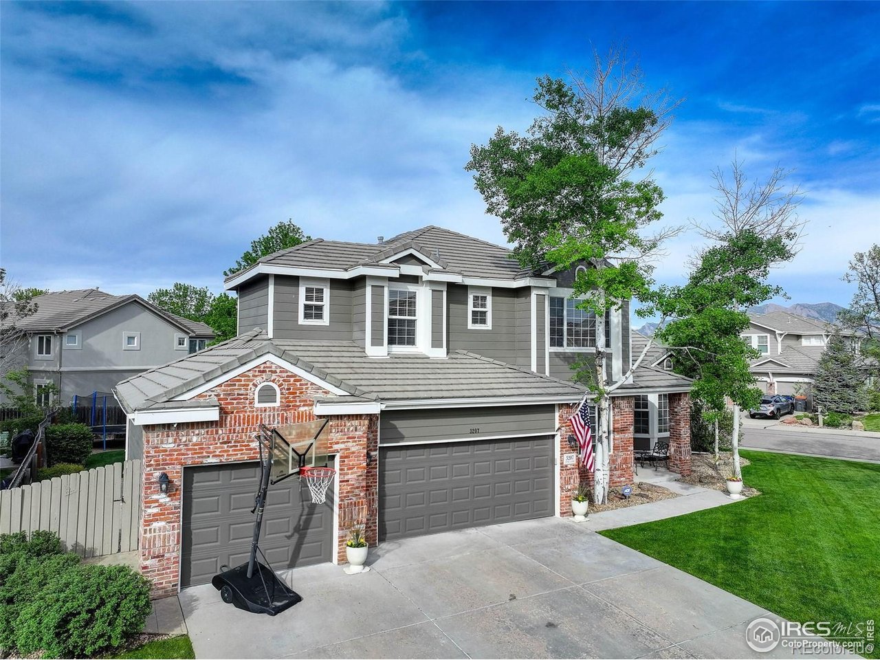 3207 Opal Ln