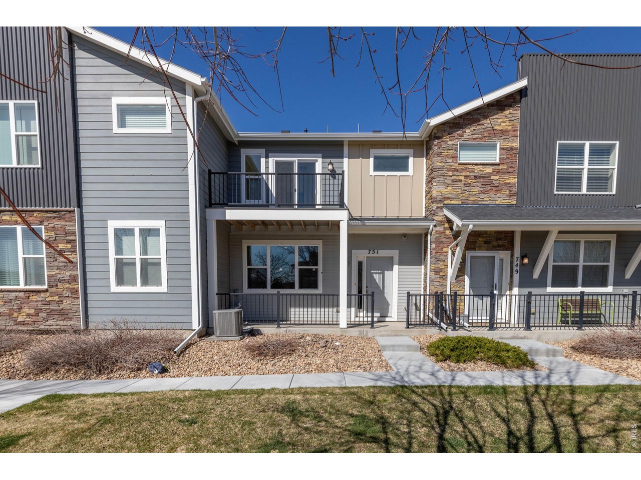 751 Grandview Mdws Dr