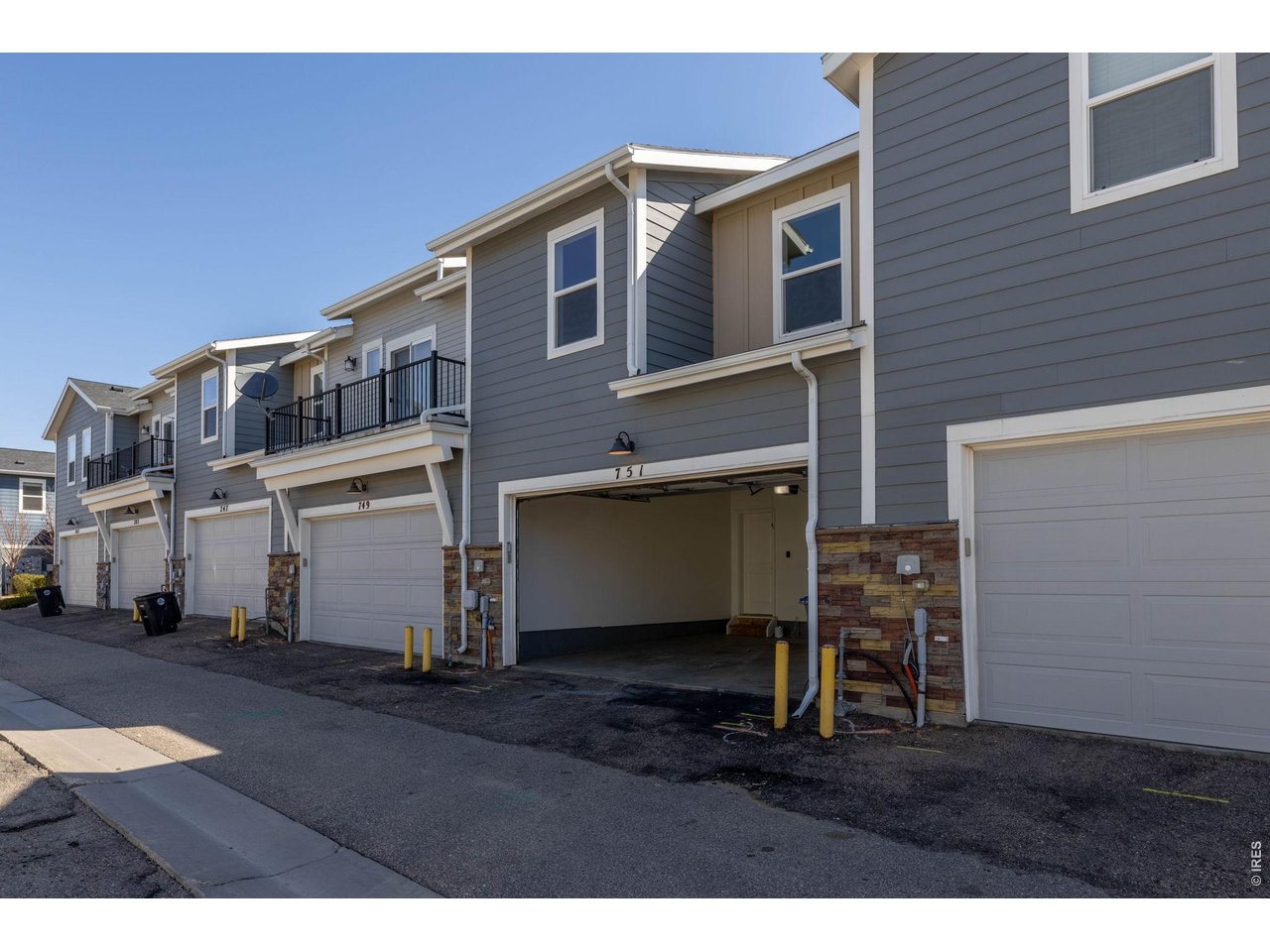 751 Grandview Mdws Dr