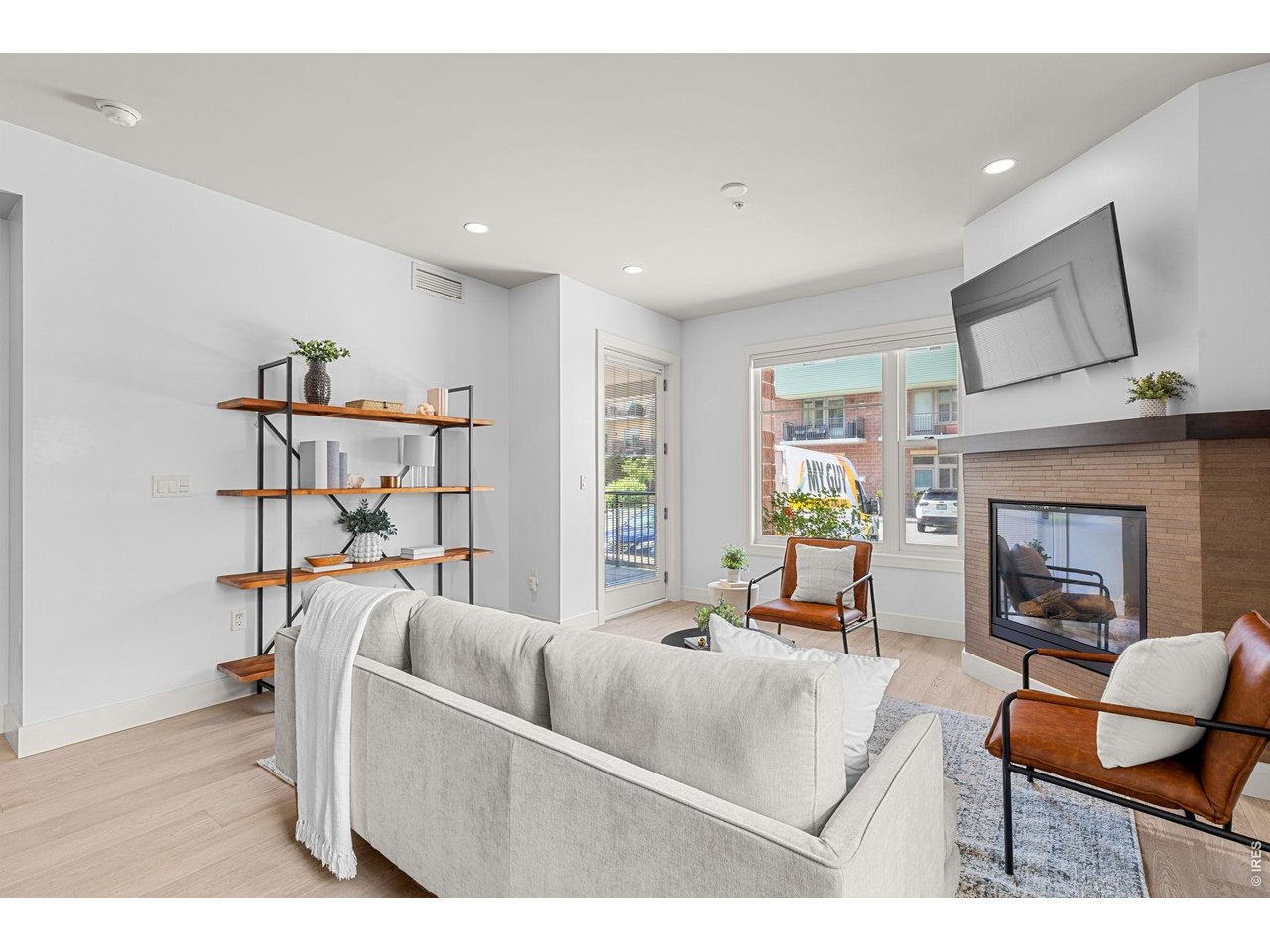 3401 Arapahoe Ave 114