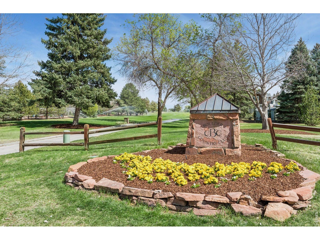 7096 Indian Peaks Trl