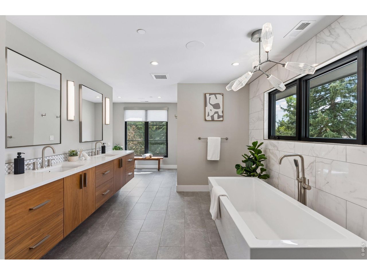 7096 Indian Peaks Trl