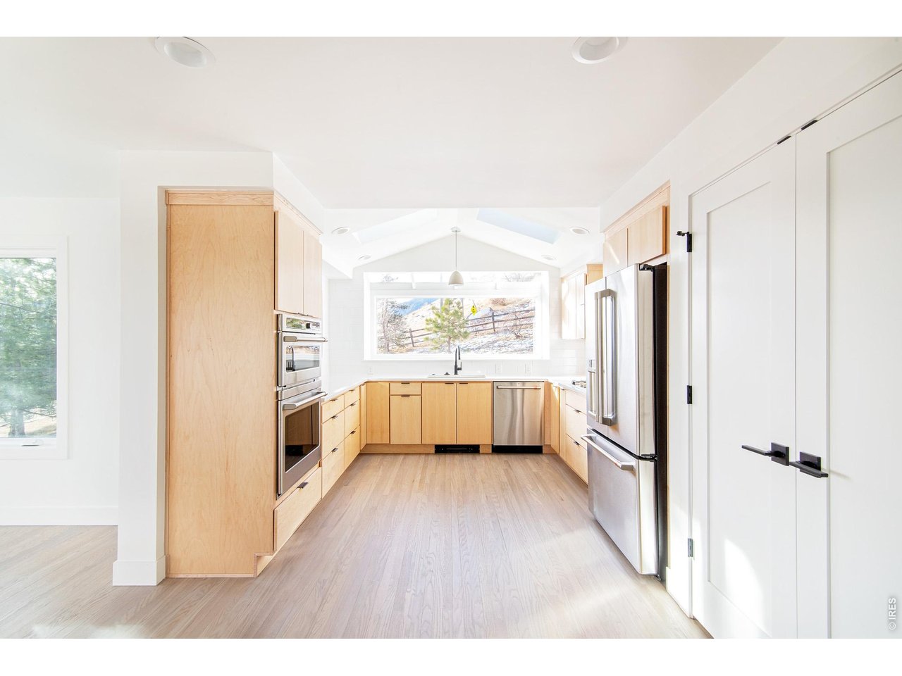 255 Linden Dr