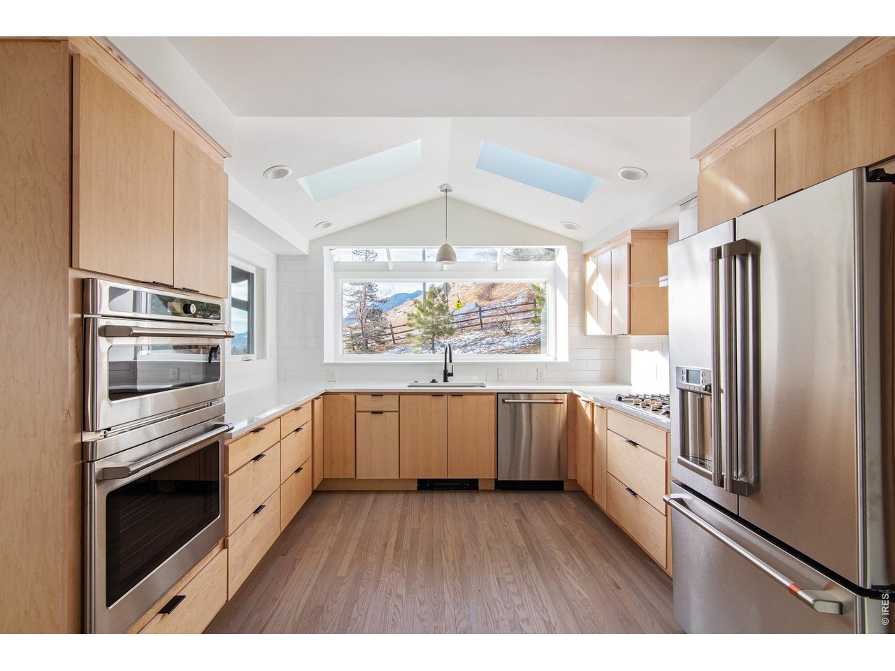 255 Linden Dr