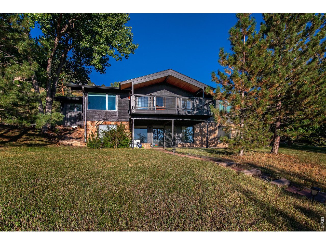 255 Linden Dr