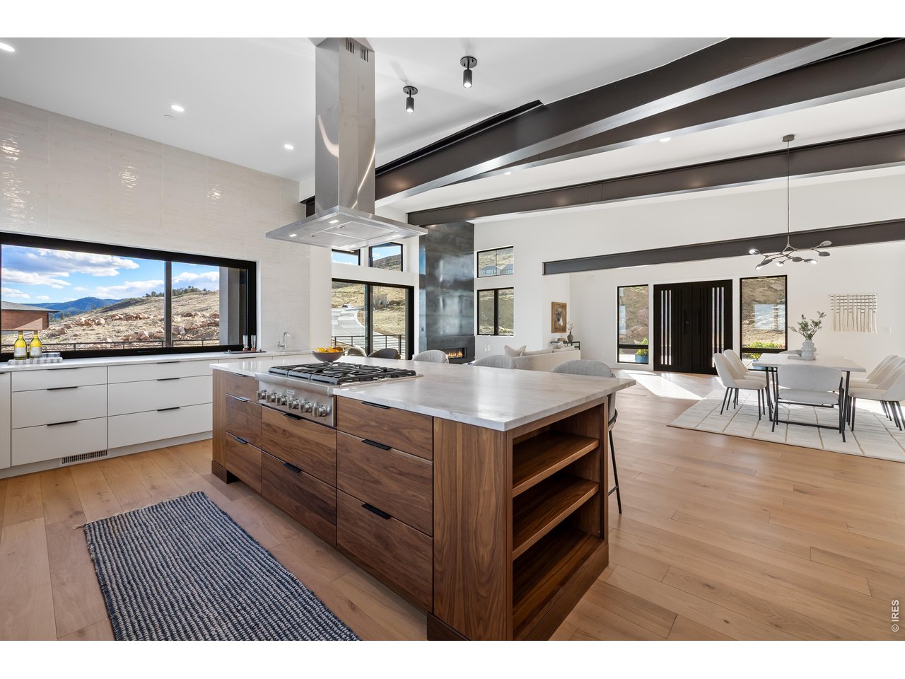 9578 Mountain Ridge Dr