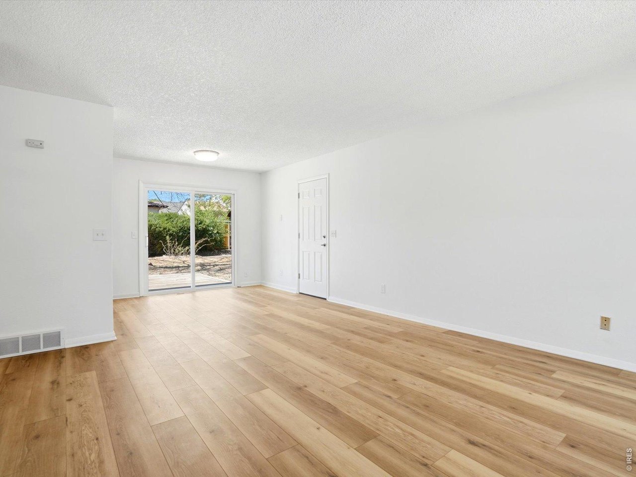 1585 Sagrimore Cir
