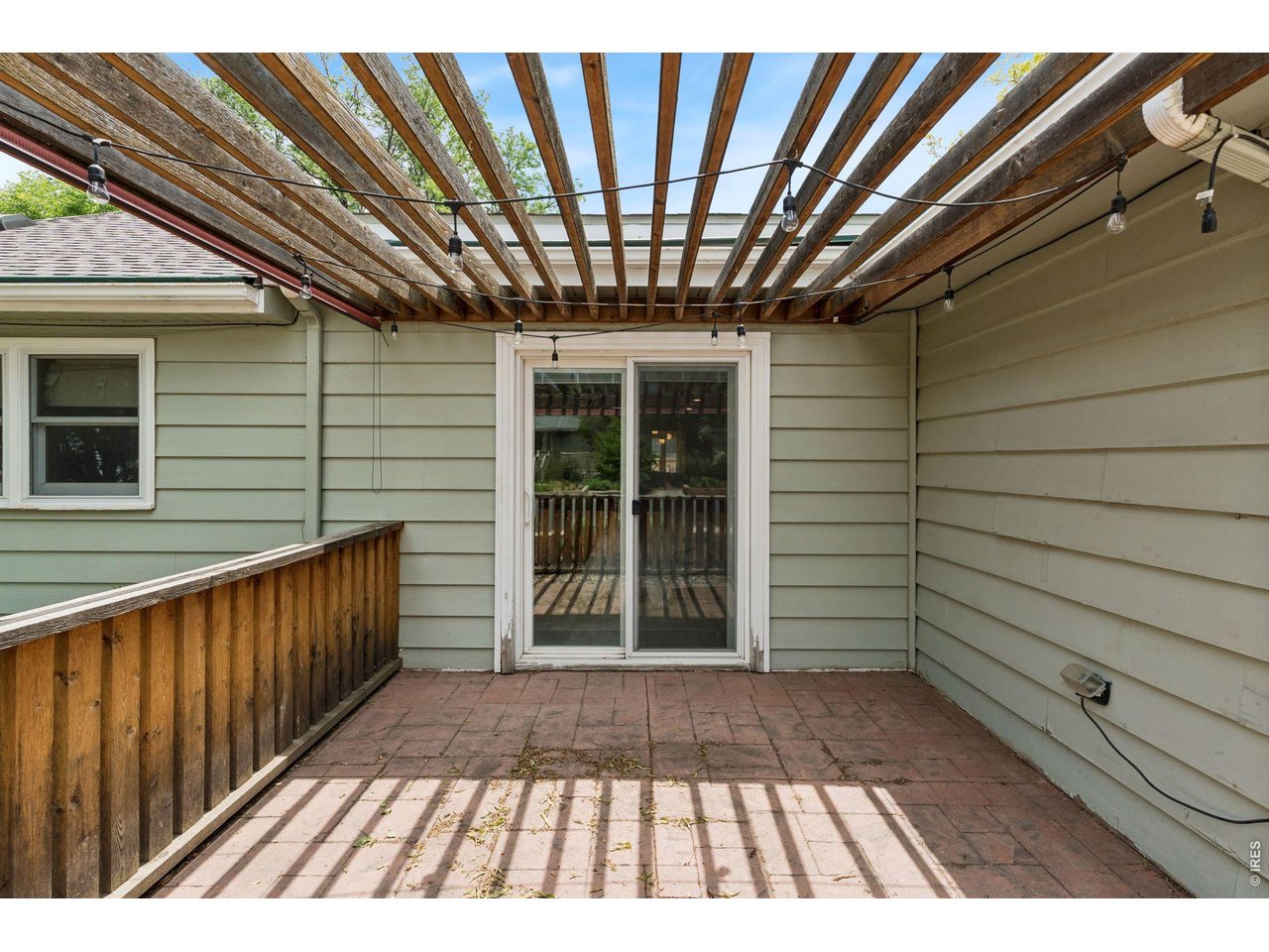 400 W Cleveland St