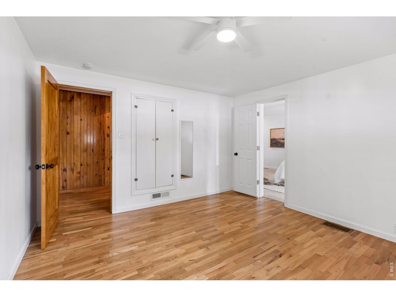 400 W Cleveland St