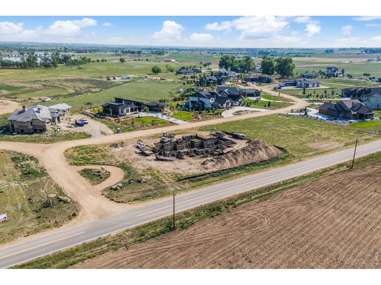 1850 Country Dr