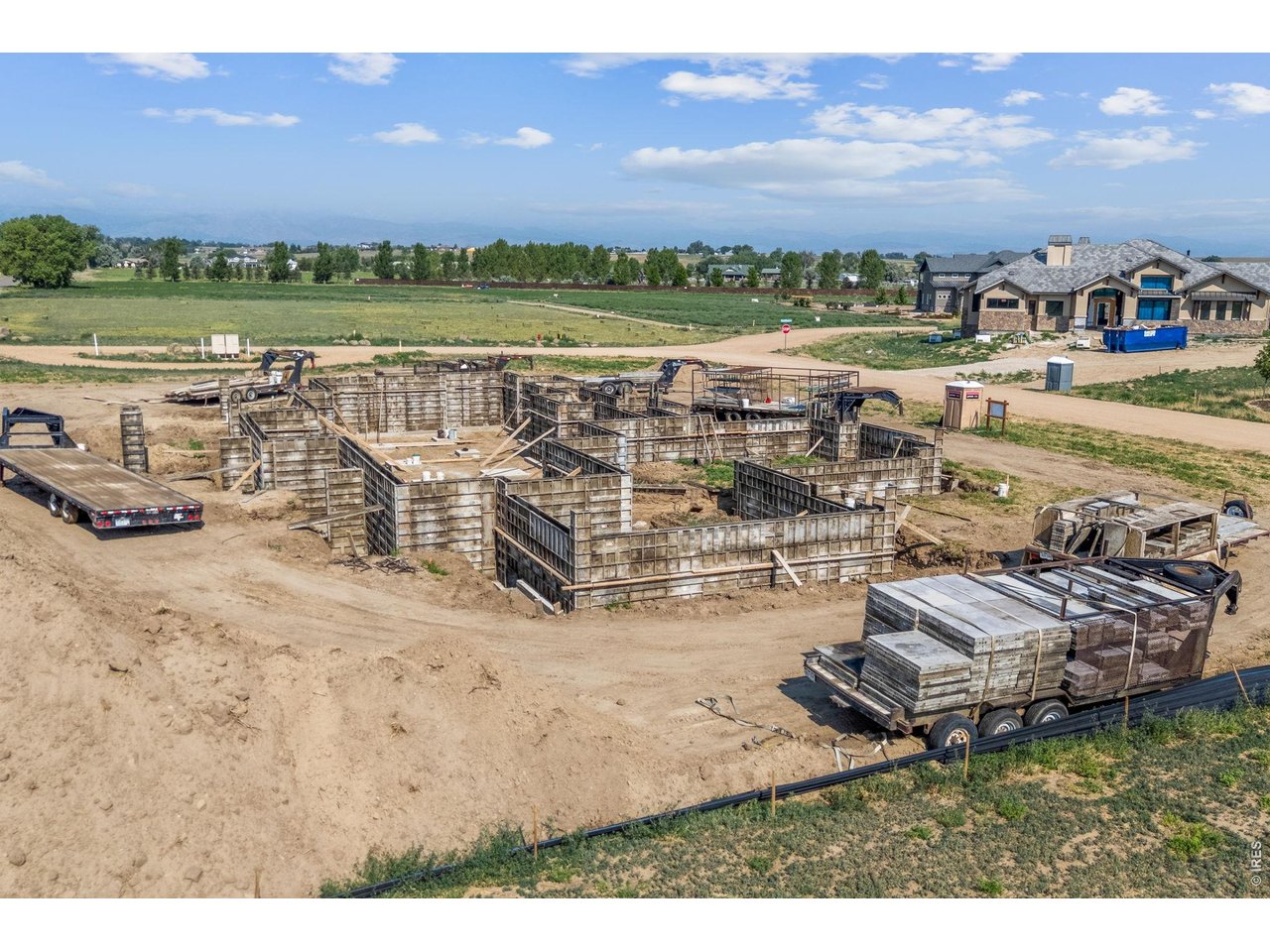 1850 Country Dr