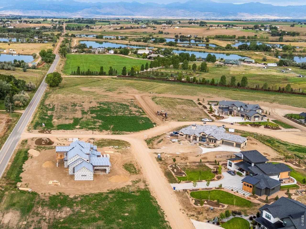 1850 Country Dr