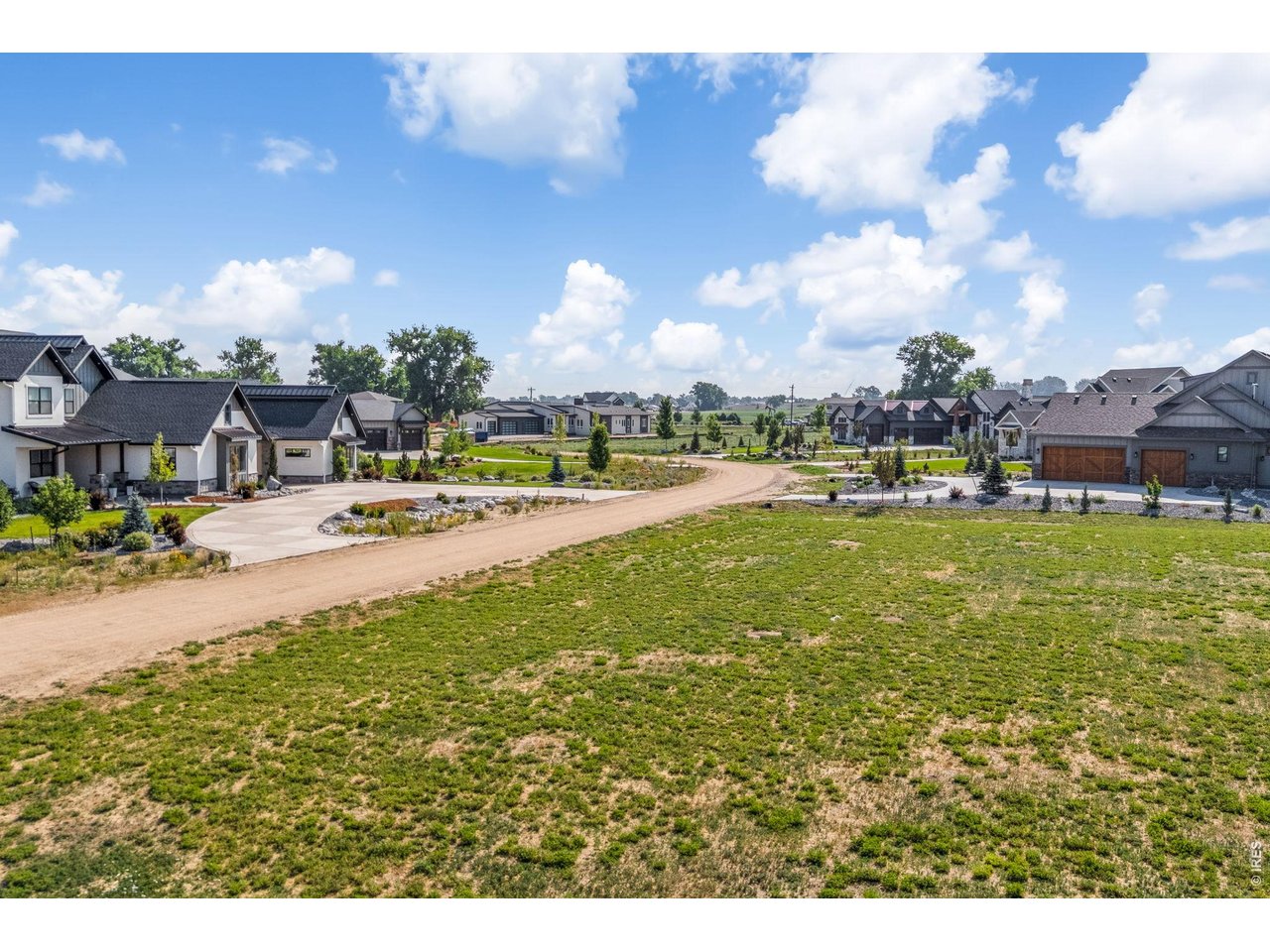 1850 Country Dr