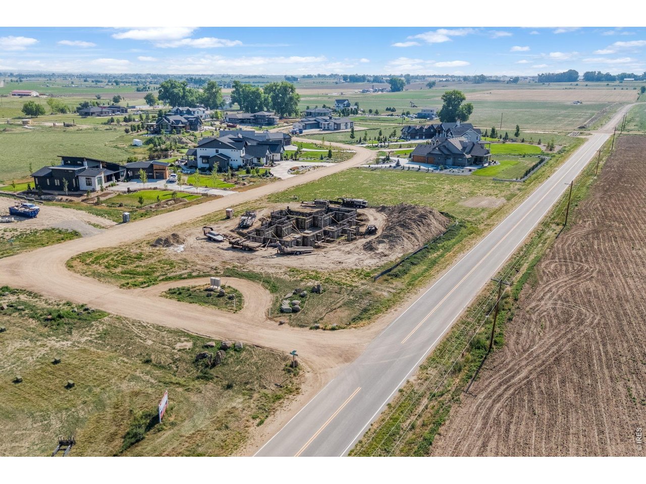 1850 Country Dr